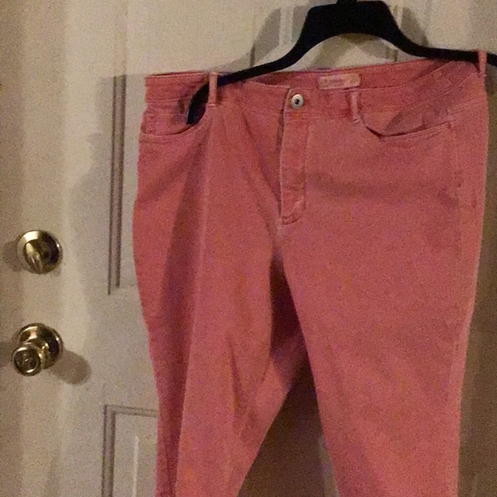 Capri pants